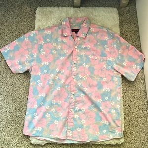 Hawaiian shirt size large with shark stitched detail perfect for Vaca